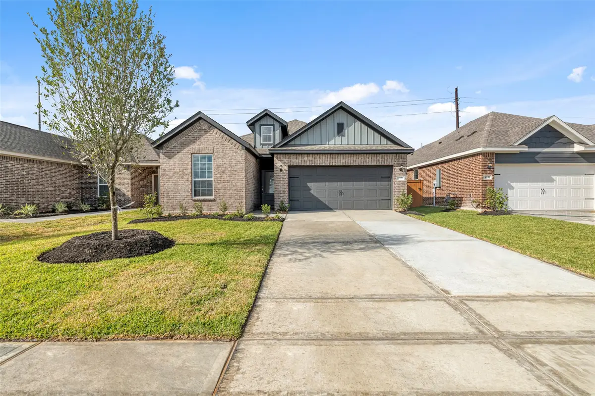 2554 Green Jasper Drive, Iowa Colony, TX 77583 - Image #1