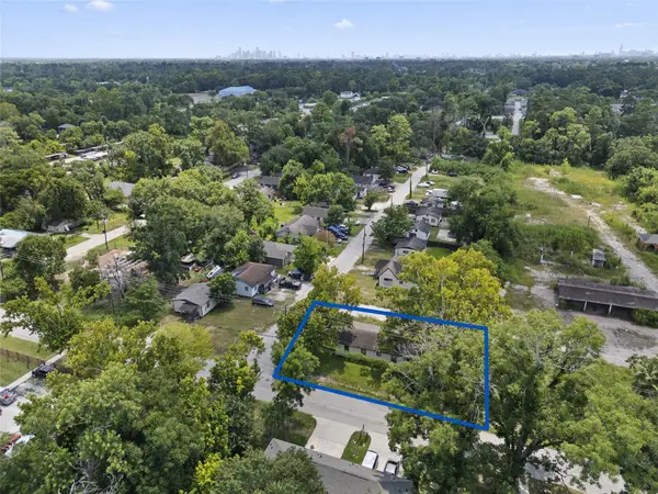 7341 Dolly Wright Street, Houston, TX 77088