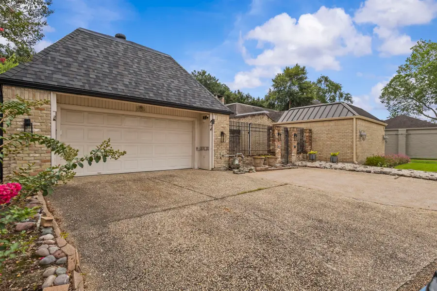 320 Summerwood Street, Beaumont, TX 77706 - #2