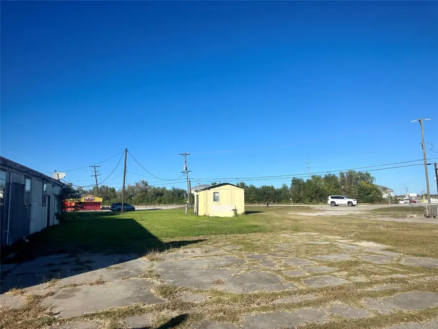 2089 Canal St, Port Arthur, TX 77640 - #2