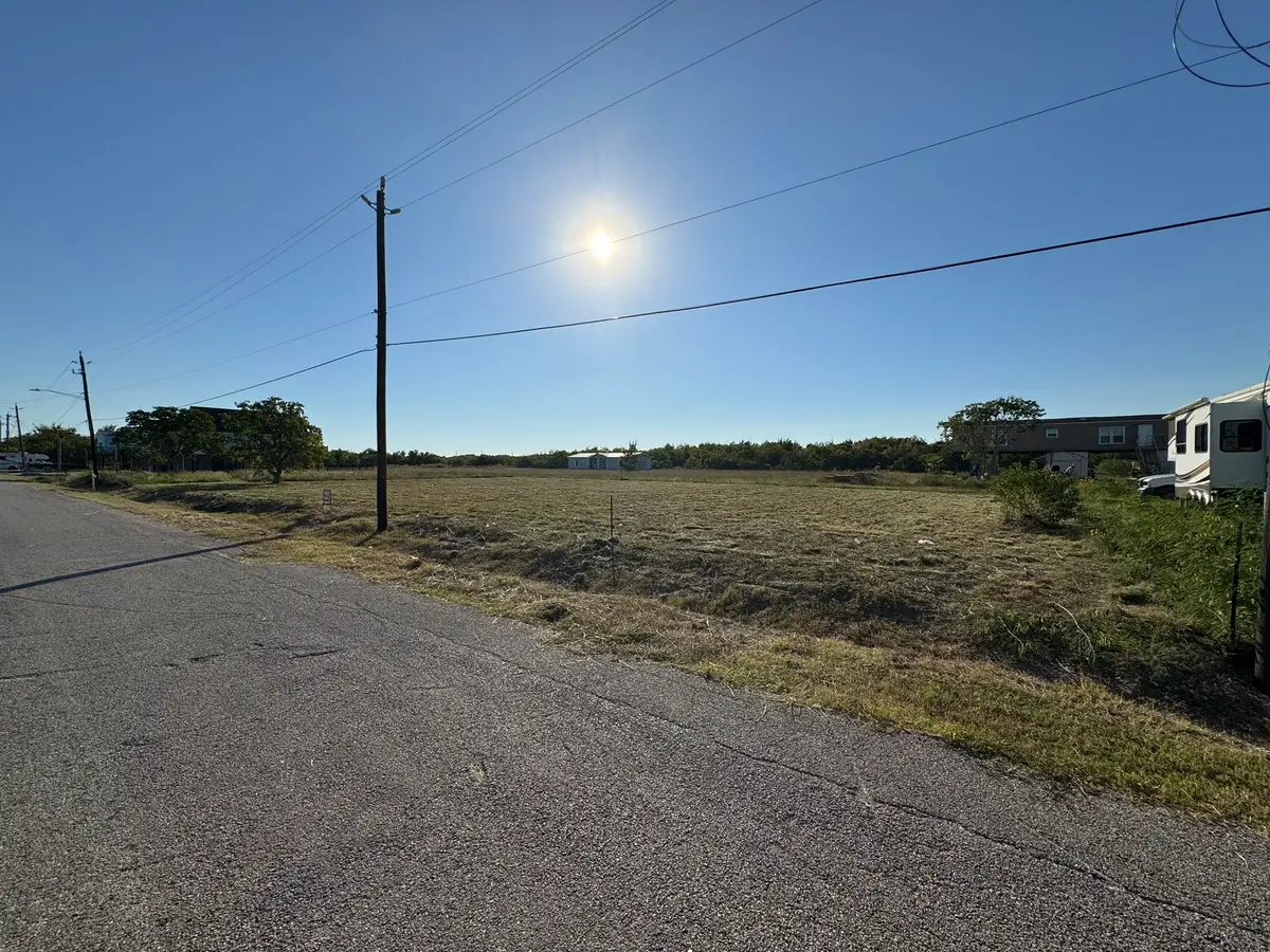 1210 23 Street, San Leon, TX 77539 - Image #1