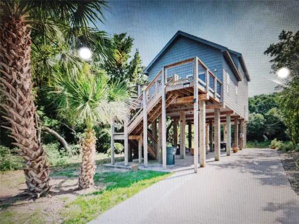 3813 Pirates Beach Circle, Galveston, TX 77554