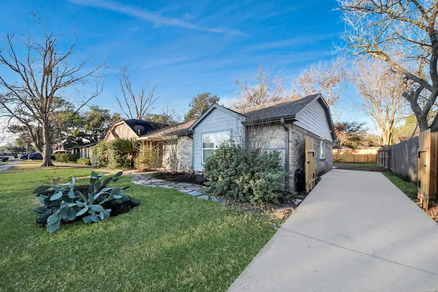 3842 Westmeadow Drive, Houston, TX 77082 - #2