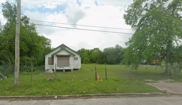 5070 Sunflower Street, Houston, TX 77033
