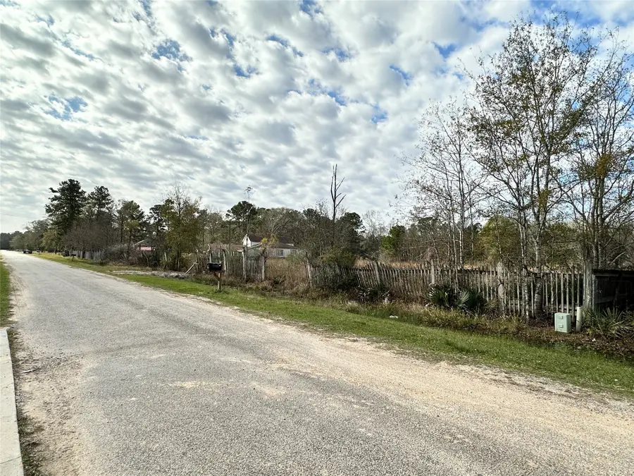 228 County Road 3431 E, Cleveland, TX 77327 - Image #3
