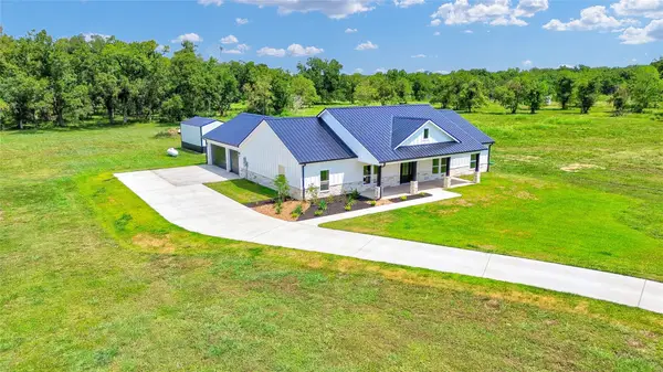 2168 Cr 36, Angleton, TX 77515