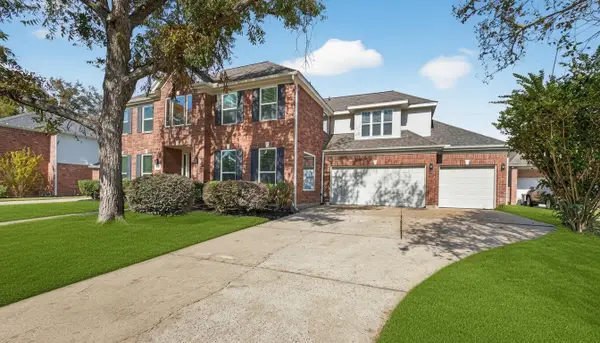 1202 Plantation Dr, Richmond, TX 77406