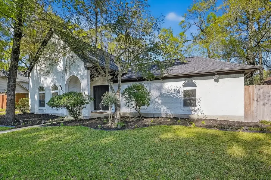 925 Manchester Drive, Conroe, TX 77304 - #2