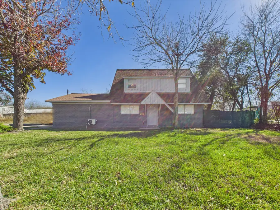 2804 Daisy Street, Dickinson, TX 77539 - Image #2