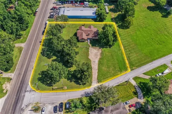 2201 Badger Lane, Huntsville, TX 77320