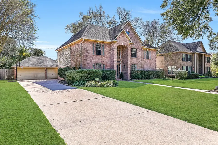 303 Melodywood Drive, Friendswood, TX 77546 - Image #3