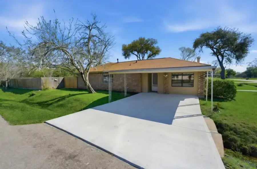 4803 28th Street E, Dickinson, TX 77539 - #2