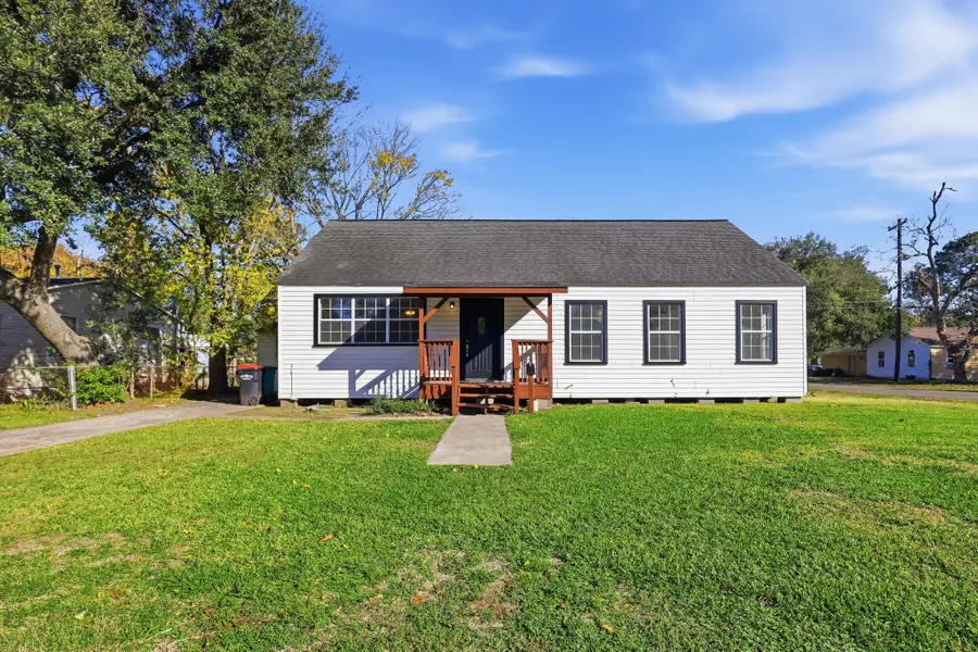 510 E Republic Avenue, Baytown, TX 77520 - Image #3