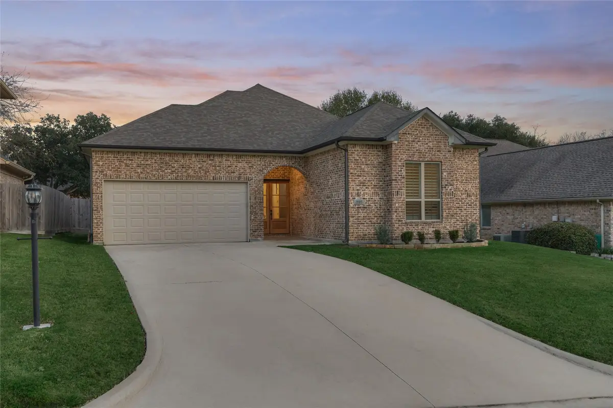 237 Blue Hill Drive, Montgomery, TX 77356 - Image #1