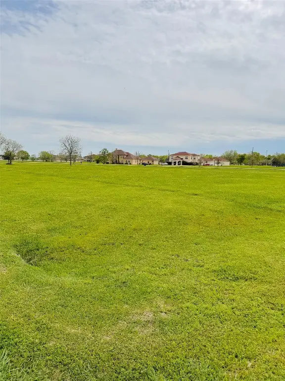 5502 Bridlewood Drive, Richmond, TX 77469