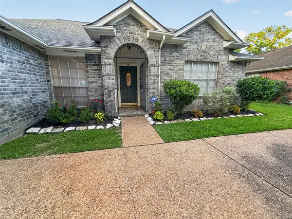 9618 Meadowchase Court, Houston, TX 77065