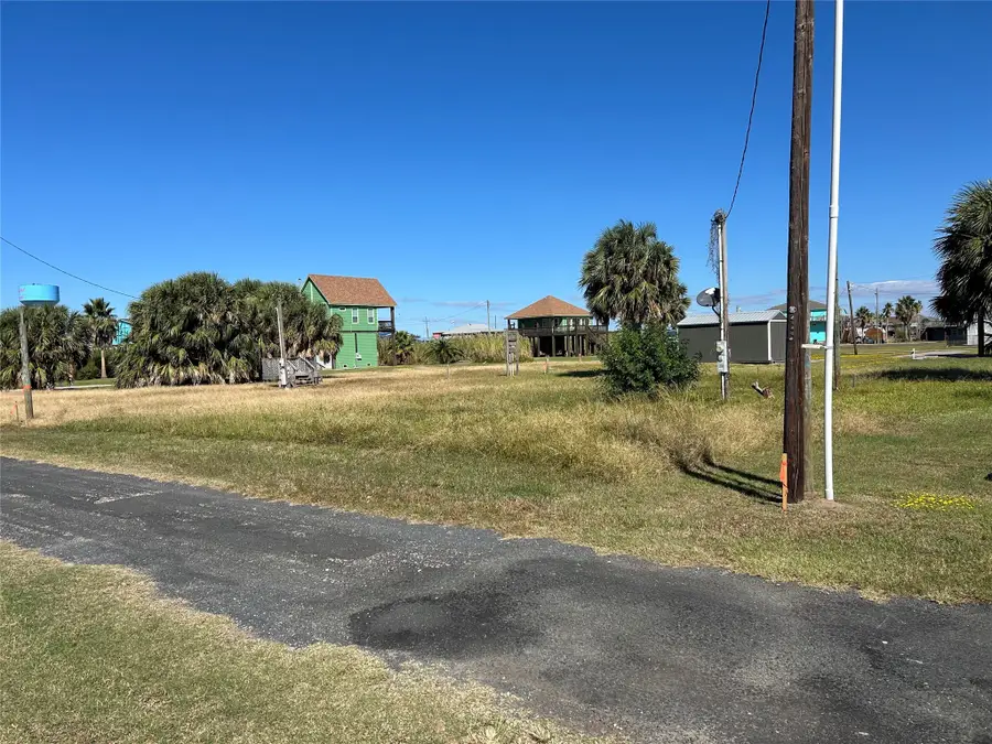 866 Bluebonnet Lane, Port Bolivar, TX 77650 - Image #2