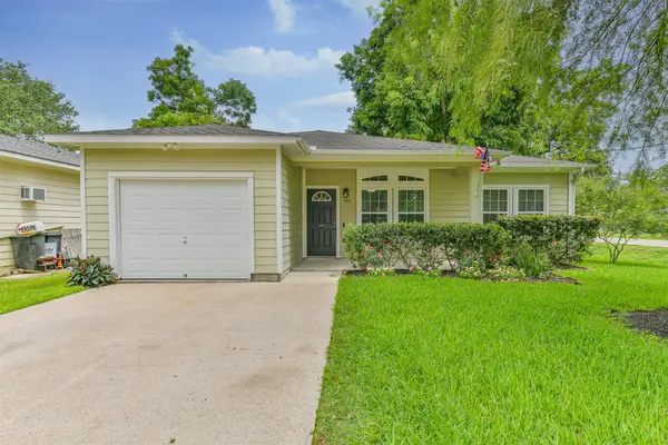 4313 38th Street, Dickinson, TX 77539