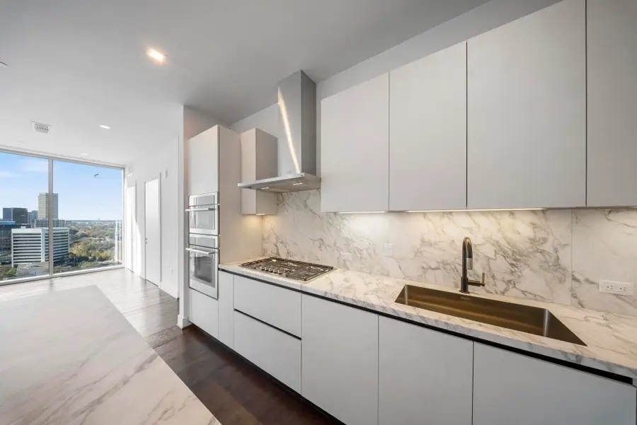 1711 Allen Parkway #1802, Houston, TX 77019 - Image #3