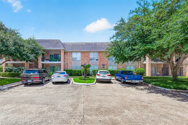 2234 S Piney Point Road #206, Houston, TX 77063