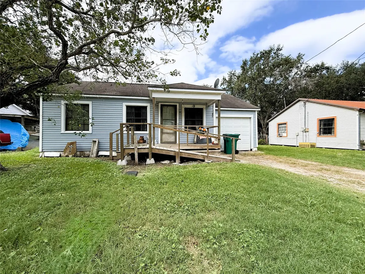 608 Hackberry Bend, Ganado, TX 77979 - #1