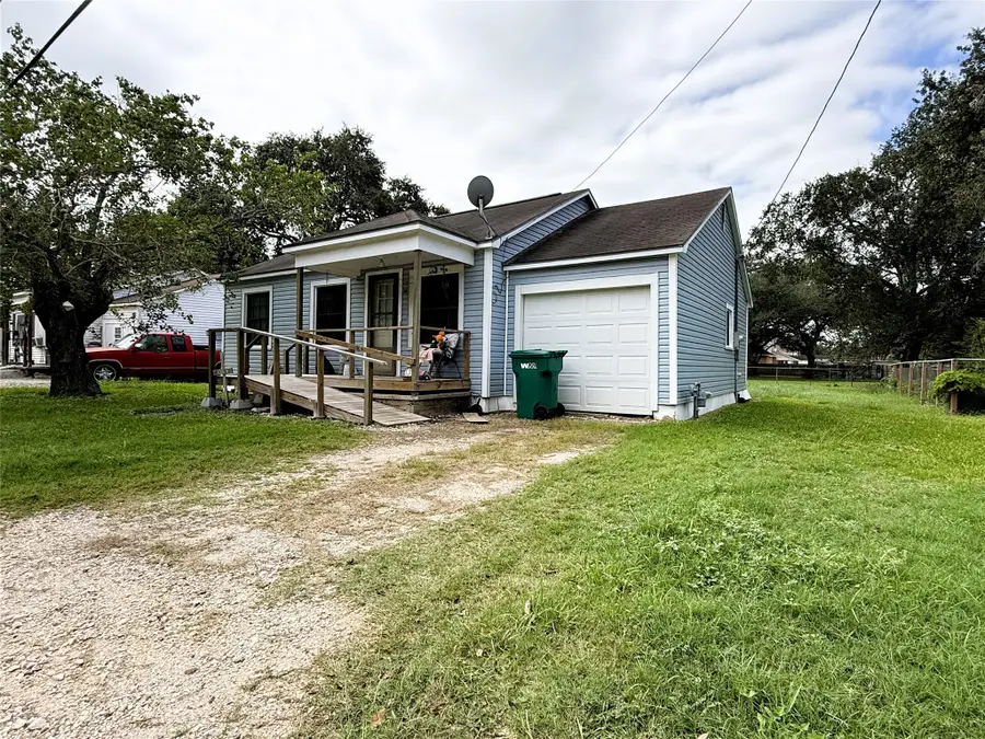 608 Hackberry Bend, Ganado, TX 77979 - #2