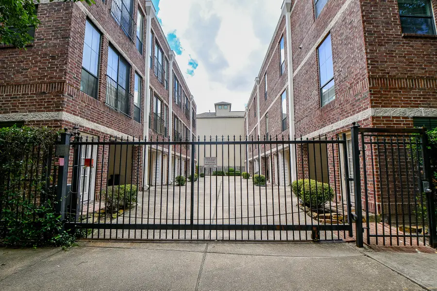 118 Mcgowen Street #K, Houston, TX 77006 - Image #2