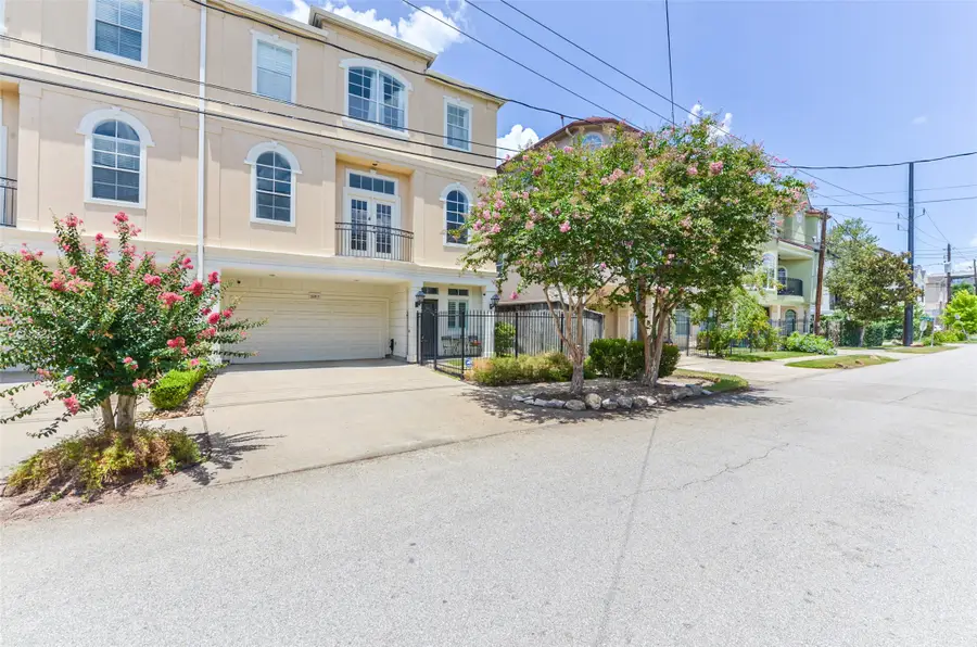 5208 Blossom Street #9, Houston, TX 77007 - Image #2