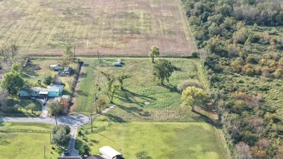 5302 Tree Point Road, Santa Fe, TX 77510 - Image #2