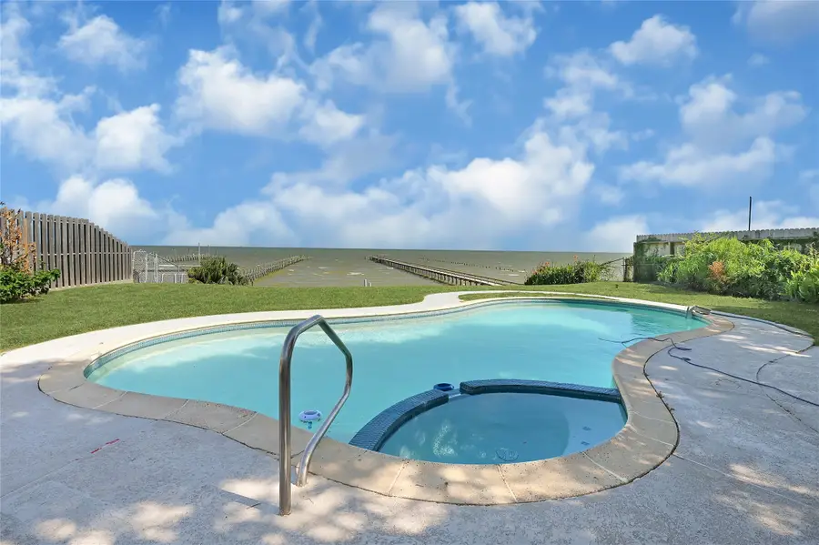 8010 Ocean Drive, Beach City, TX 77523 - Image #2