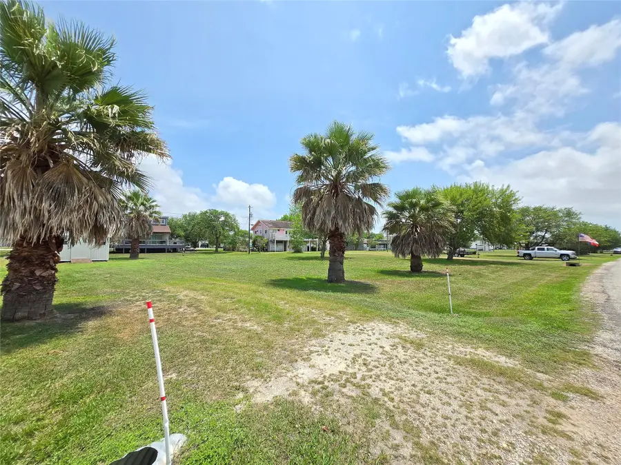 631 W Bayshore Drive, Palacios, TX 77465 - #3