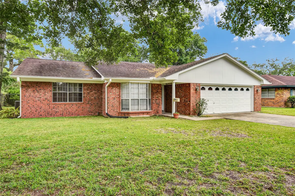 232 Wayne Dr, Clute, TX 77531 - #1