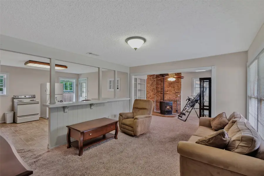 827 Bell Drive, Euless, TX 76039 - #3