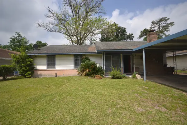 10419 Hollyglen Drive, Houston, TX 77016