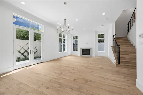 31 Wentworth Gate Path, Houston, TX 77027