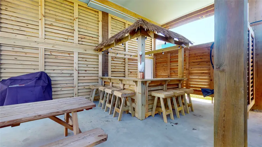 957 Alberdie Drive, Crystal Beach, TX 77650 - Image #3