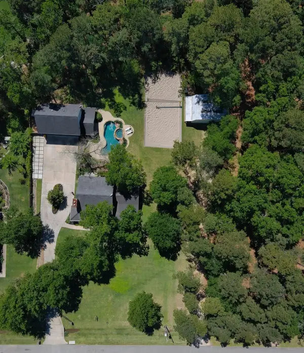 34 Wind River Drive, Conroe, TX 77384