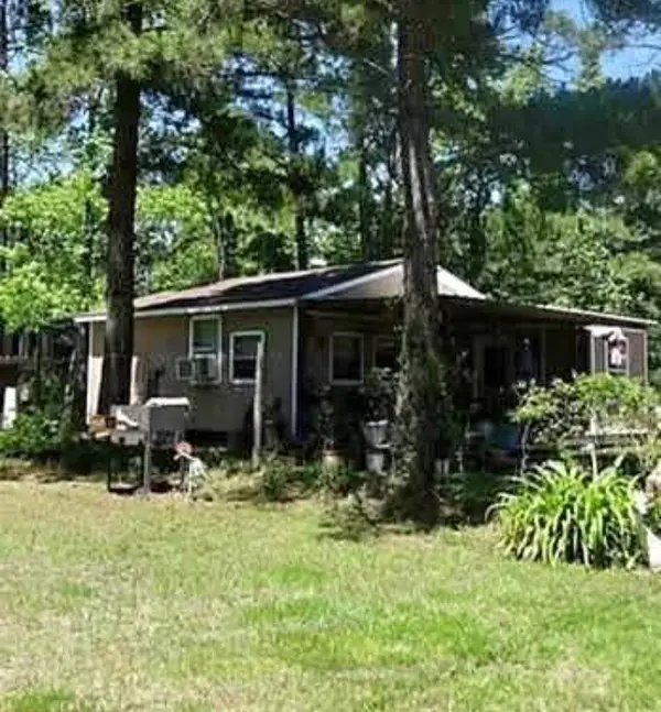 204 Kangaroo, Onalaska, TX 77360