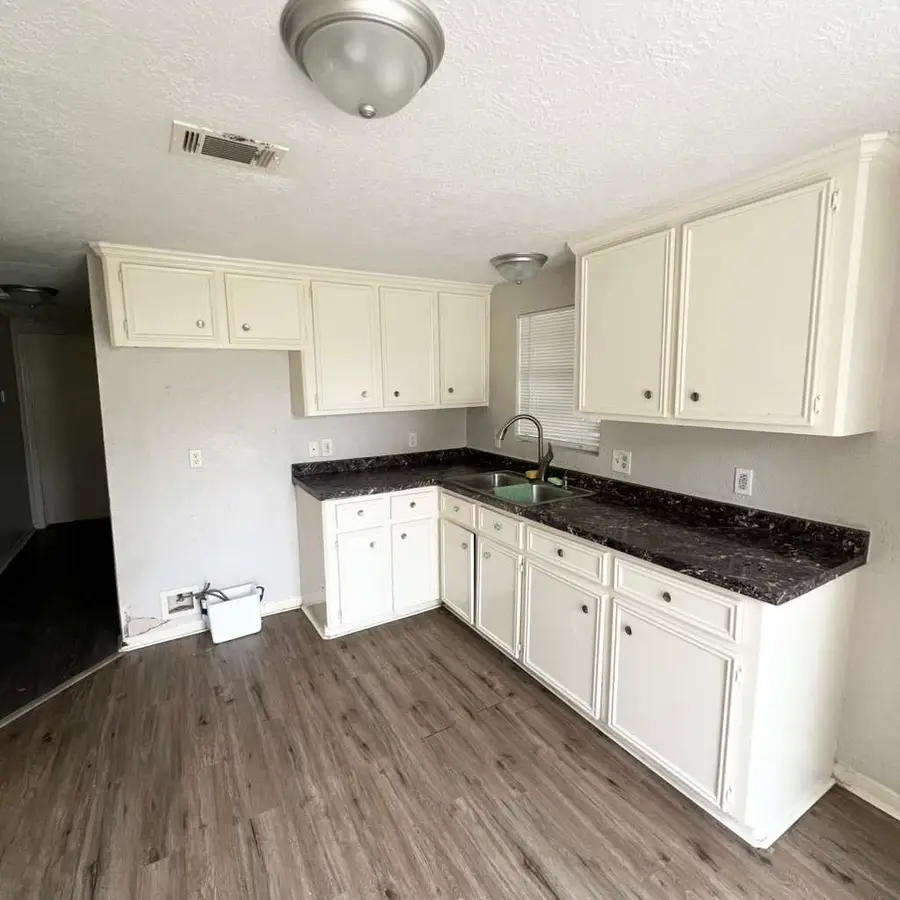 2707 Almendares Avenue, Pasadena, TX 77506 - #3