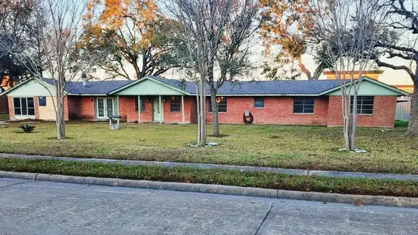 18219 Kings Lynn Street, Webster, TX 77058