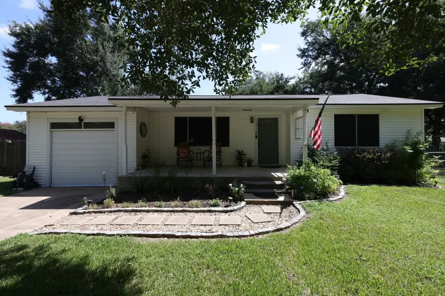 1316 Kathy Avenue, Sealy, TX 77474 - #3