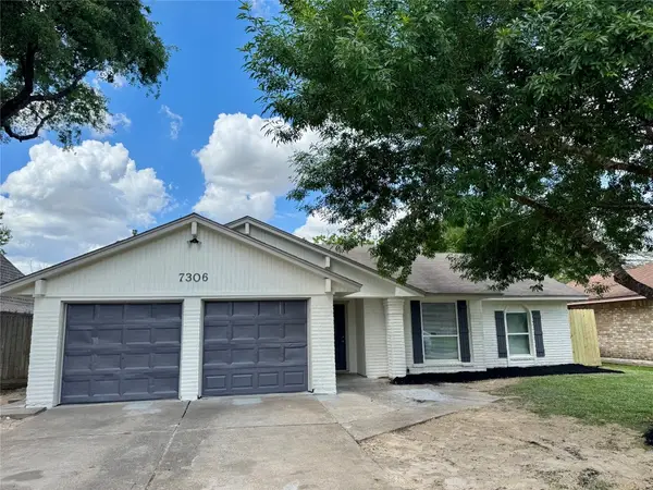 7306 Log Hollow Drive, Houston, TX 77040
