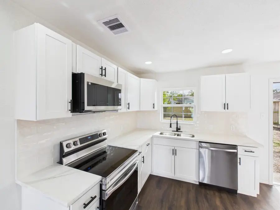 6206 Bellfort Street, Houston, TX 77087 - Image #2