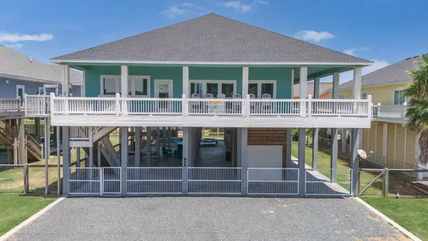 866 Kahla Drive, Crystal Beach, TX 77650