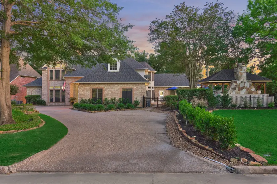 609 Edgewood Drive, Montgomery, TX 77356 - #2