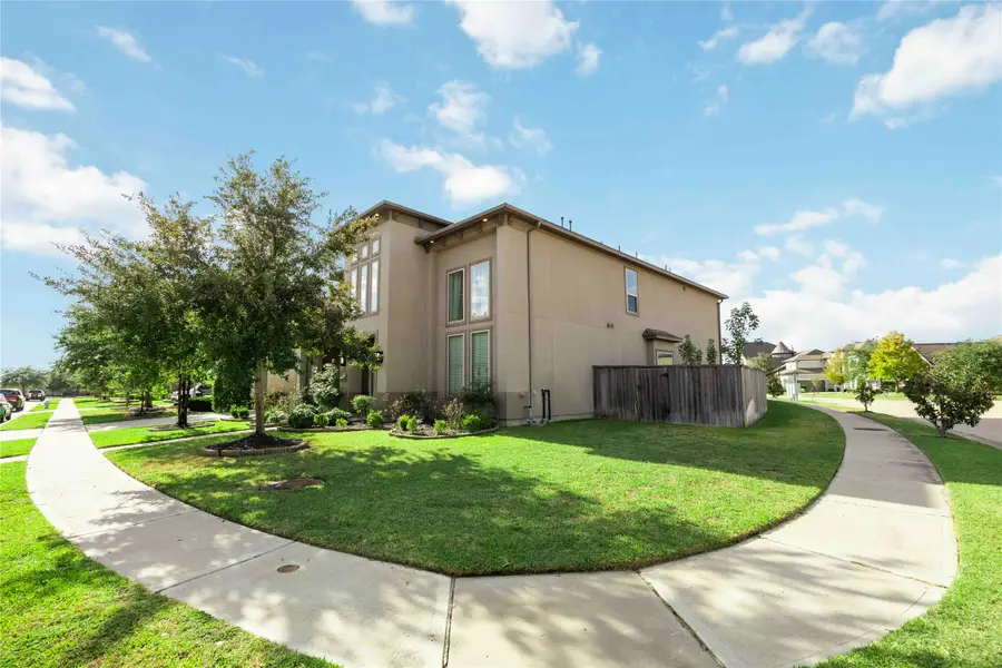 17327 Legend Brook Court, Tomball, TX 77375 - Image #3