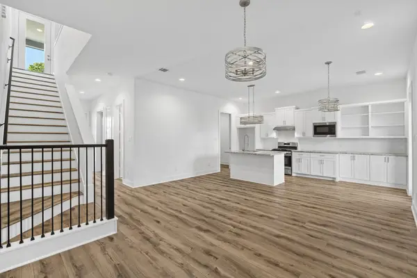 5608 Savyon Drive, Houston, TX 77091