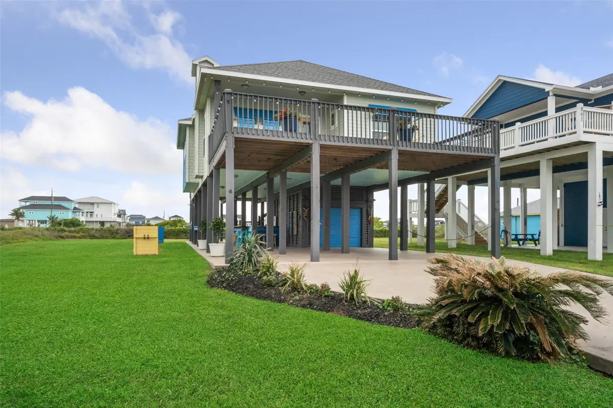 859 Main Street, Crystal Beach, TX 77650 - Image #1