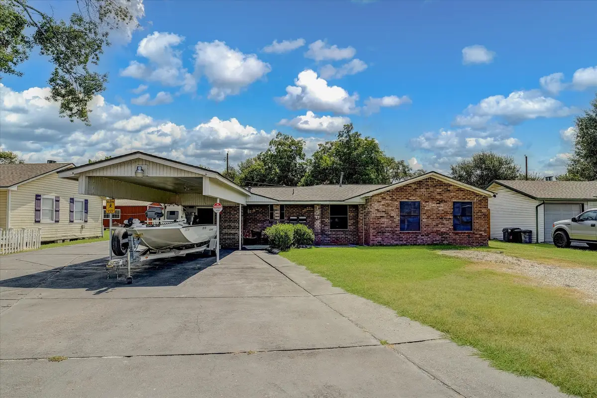 120 Fern Lane, Highlands, TX 77562 - #1