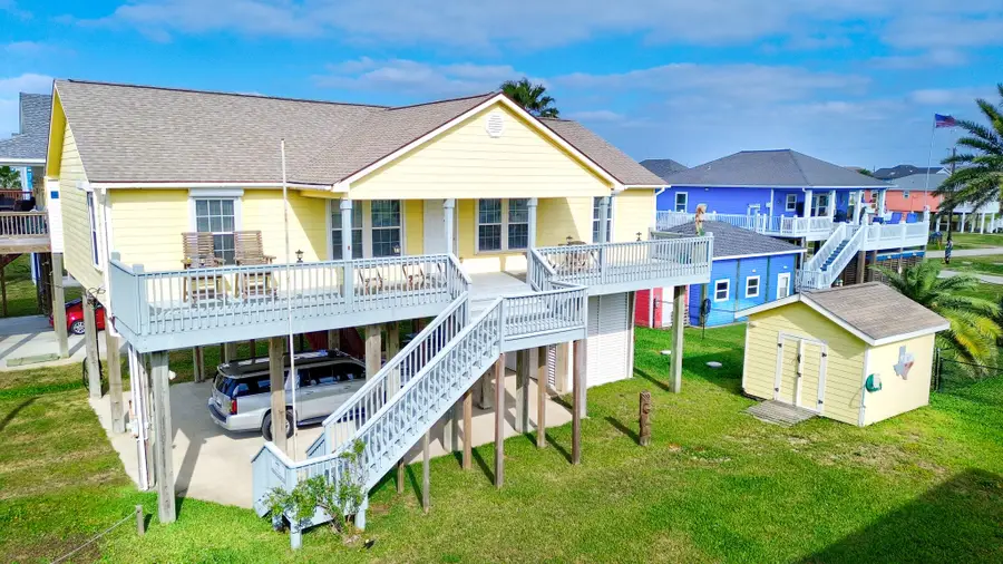 906 Meynig Drive, Crystal Beach, TX 77650 - Image #2